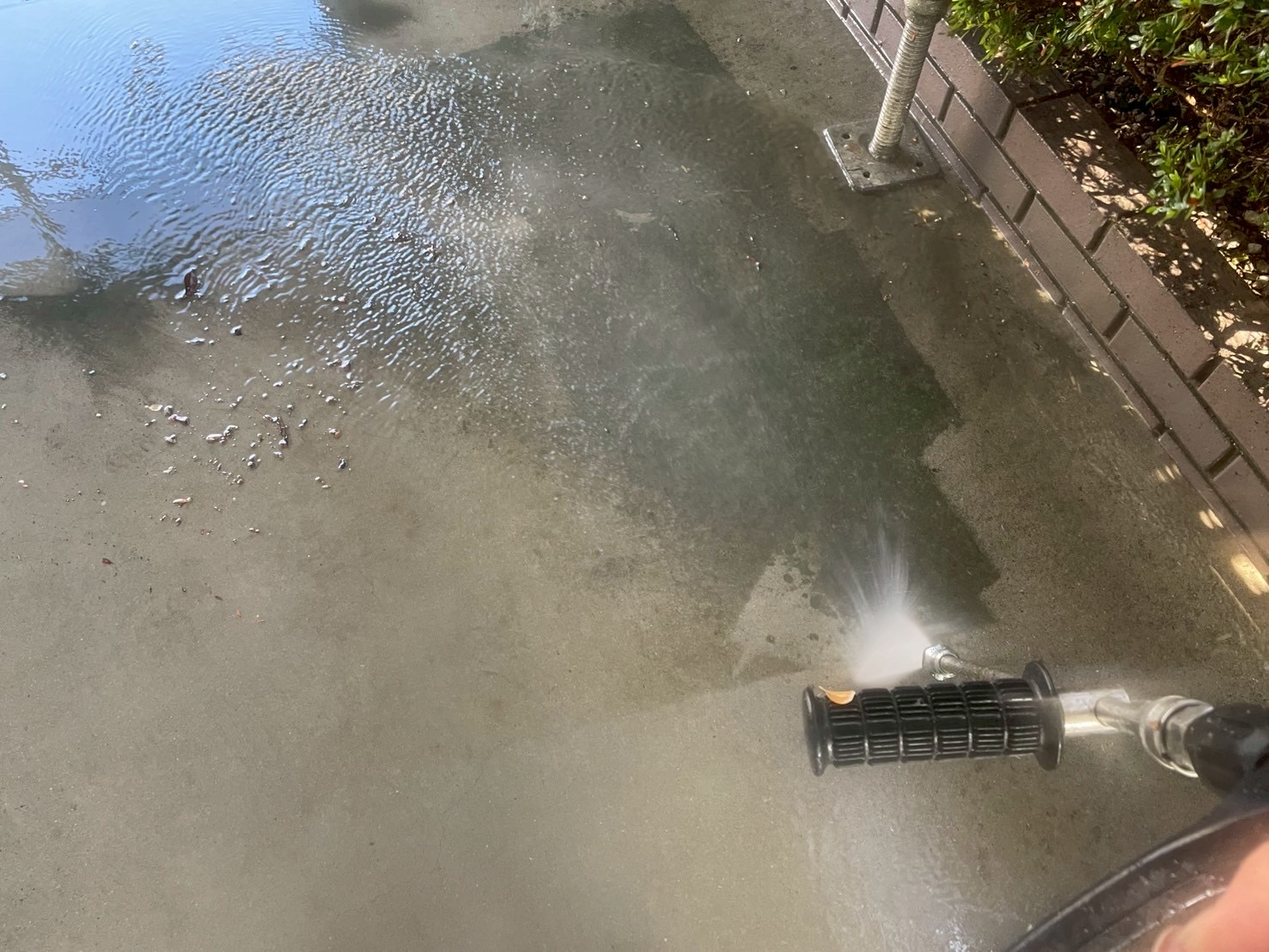 新浜町I様邸　高圧洗浄作業